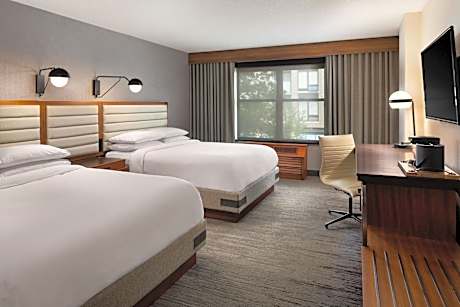 Deluxe Queen Room with Two Queen Beds