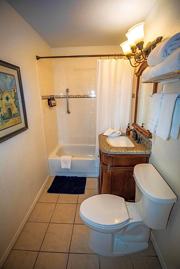 Old Ranch Inn - Adults Only 21 & Up