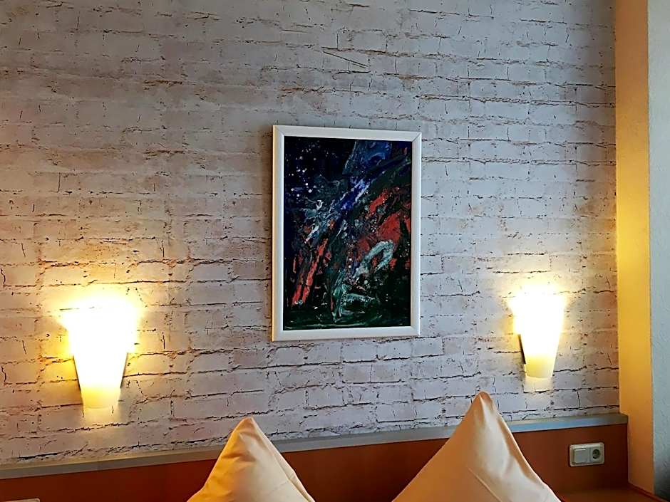 Hotel Stadt Hamburg am Fluss Saarbrücken by Klassen Stay