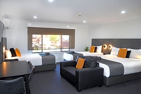 Executive Family Room