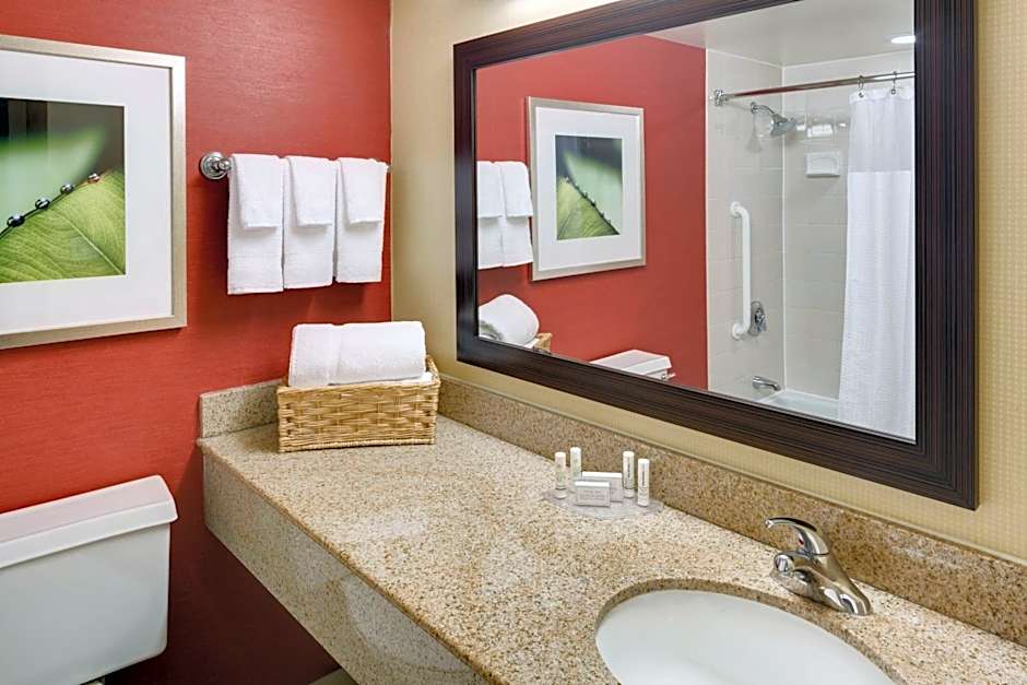 Courtyard by Marriott Shelton
