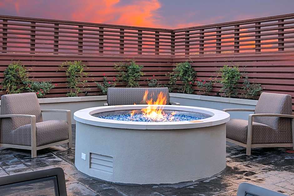 Courtyard by Marriott Conway