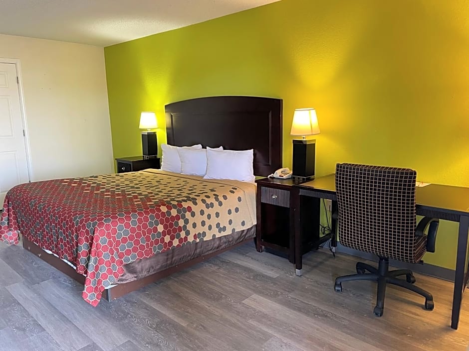 Econo Lodge Inn & Suites Sweetwater I-20