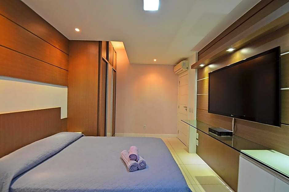 Comfortable 3 Bedrooms: Side Sea View