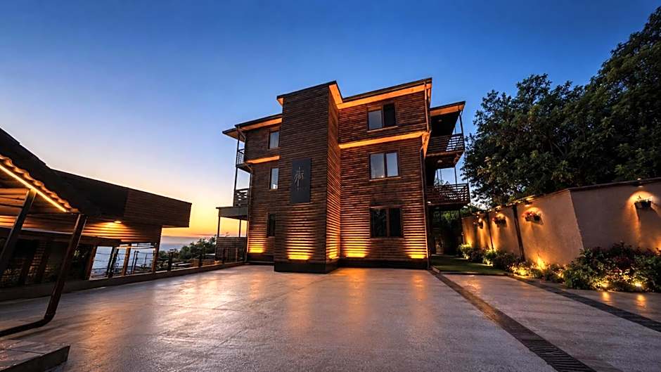 Bungaport Luxury Bungalows&Suits