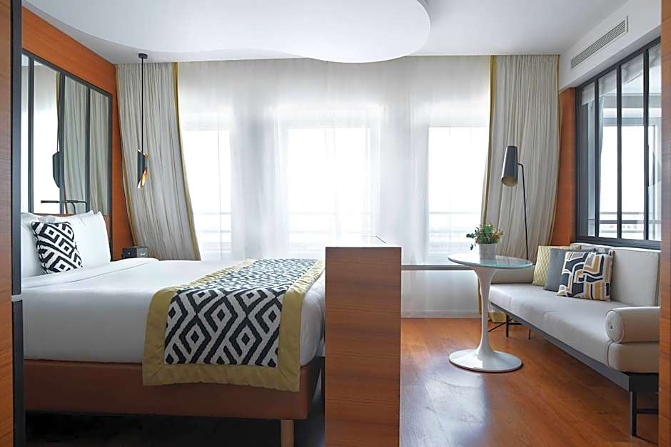 Renaissance Paris Republique Hotel