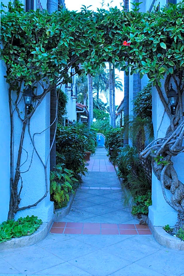 Casa Del Mar Inn