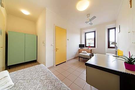 Twin Room with Private Bathroom