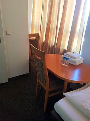 Standard Twin Room (seperate beds)