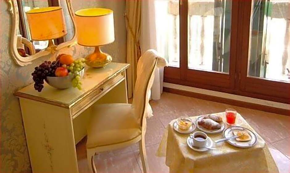 Hotel Canal & Walter