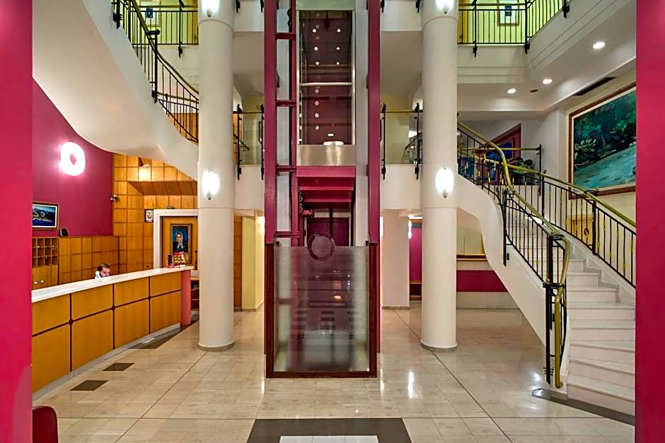 Angelika Pallas Hotel