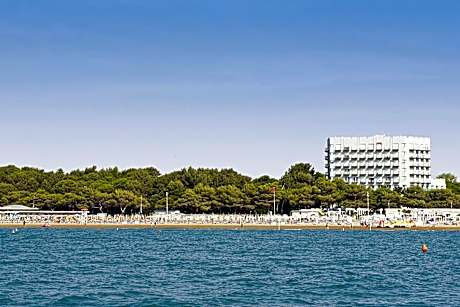 International Beach Hotel