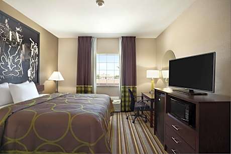 Super 8 by Wyndham Bakersfield South CA