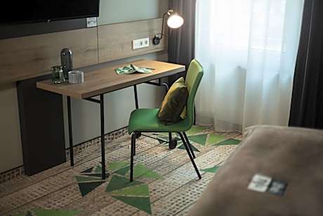Premium Queen Room with River View
