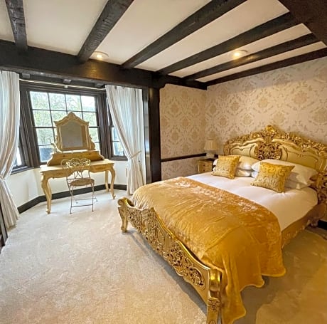 Olde Inn Superior King Room