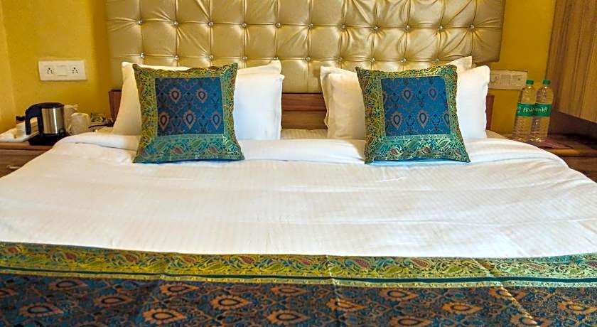 Dwivedi Hotels - Palace On Steps