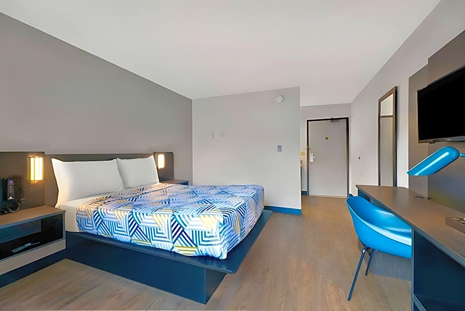Motel 6-Oak Creek, WI