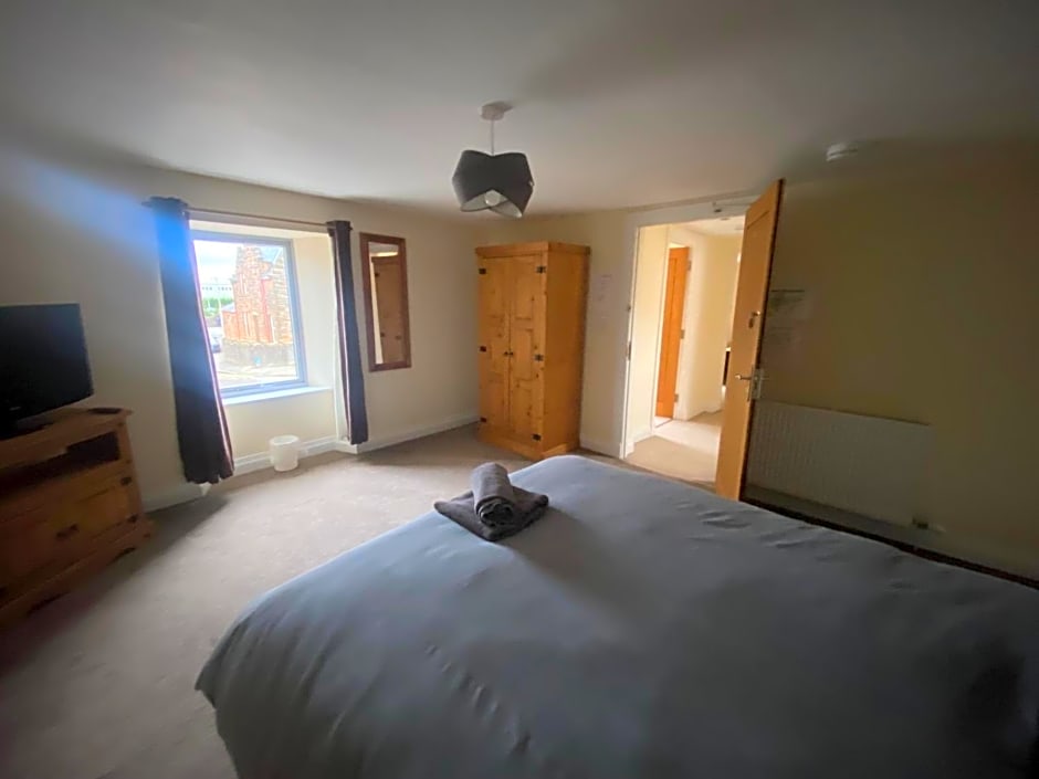 Little Ship Inn Rooms