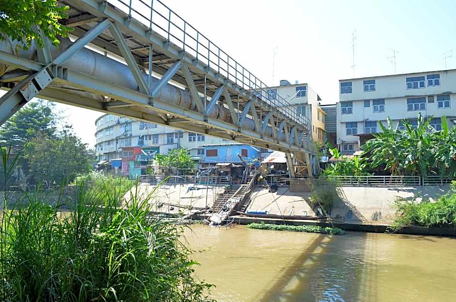 Dawnthaya Ayutthaya House