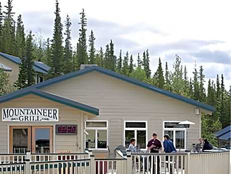 Denali Bluffs Hotel