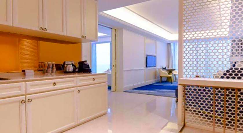 Hotel  Carnival Qingdao