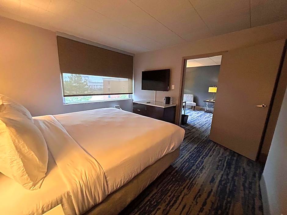 Skyline Hotel Detroit Airport, SureStay Collection by Best Western