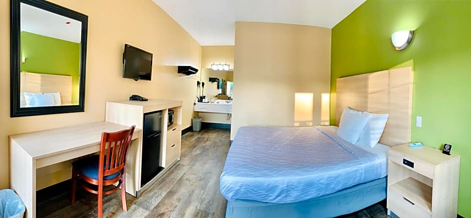 Weston Inn & Suites