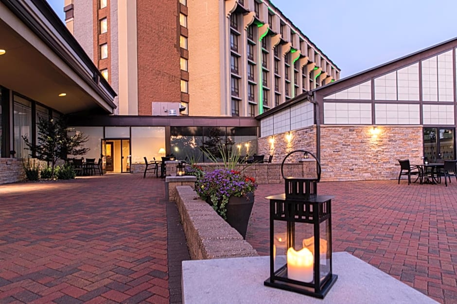 Holiday Inn St. Louis Airport West Earth City, an IHG Hotel