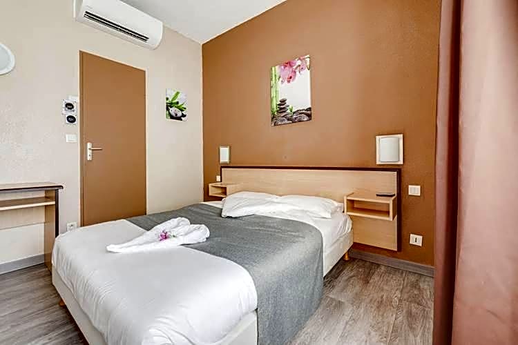 Rev'Hotel