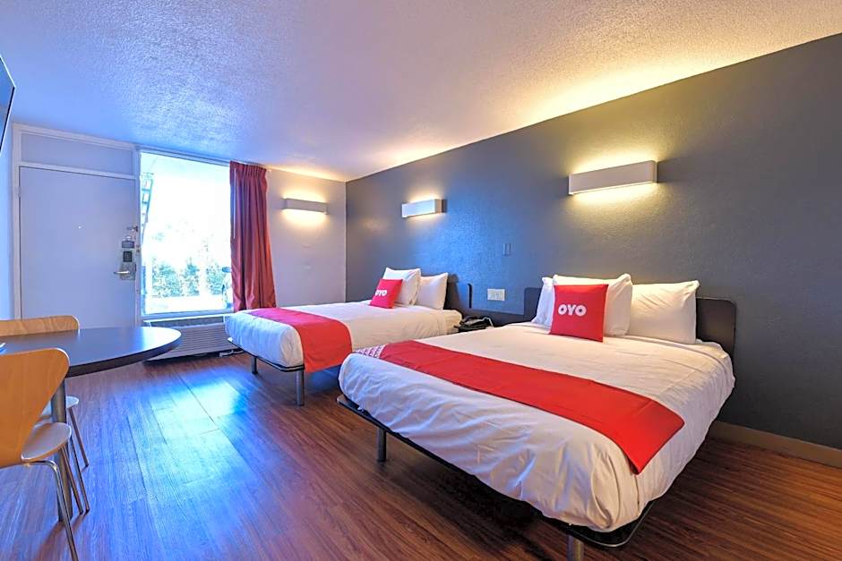 OYO Hotel Valdosta GA I-75