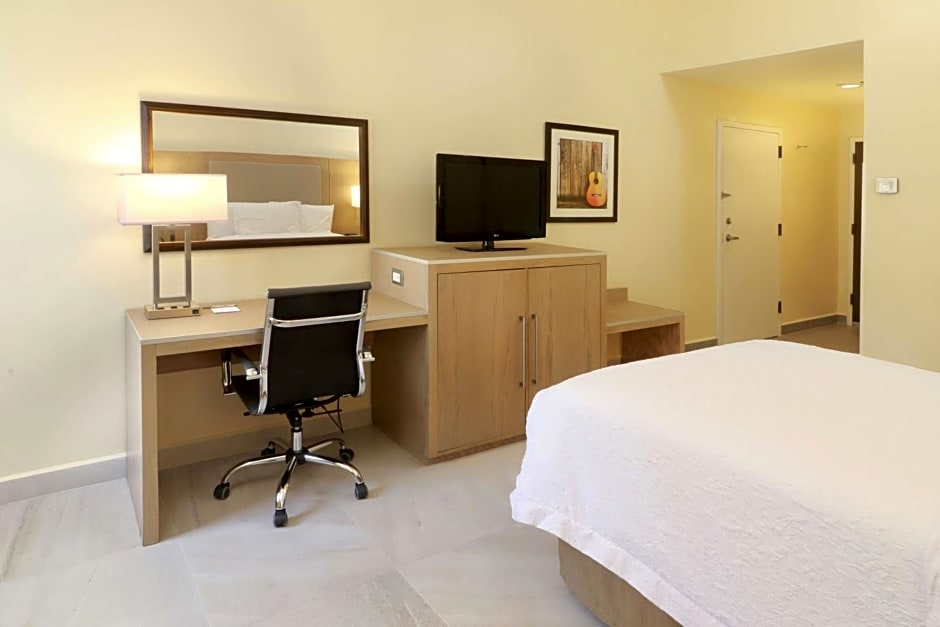 Hampton Inn By Hilton Monterrey-Airport