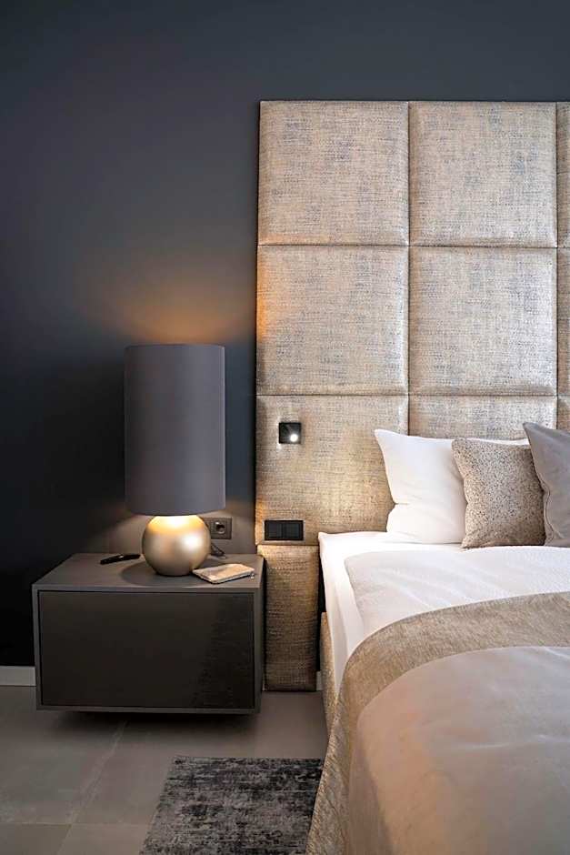 THE NEWSHA SIGNATURE HOME