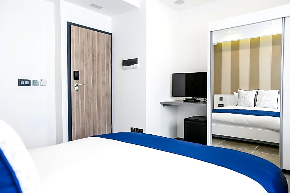 Pebbles Boutique Aparthotel