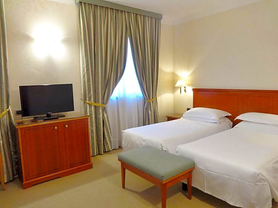 Hotel Excelsior Magenta