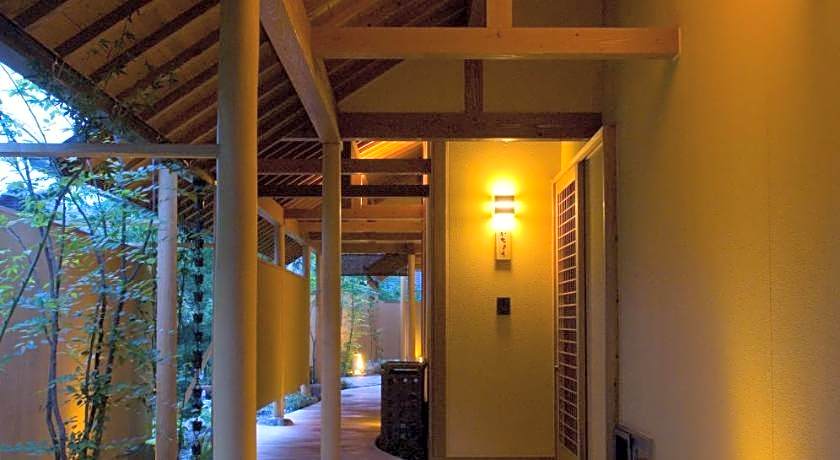 Yufuin Kutsurogi No Yado Nanakawa