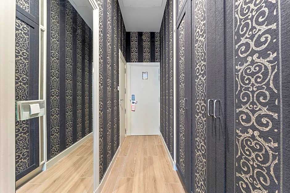 Canal Suites