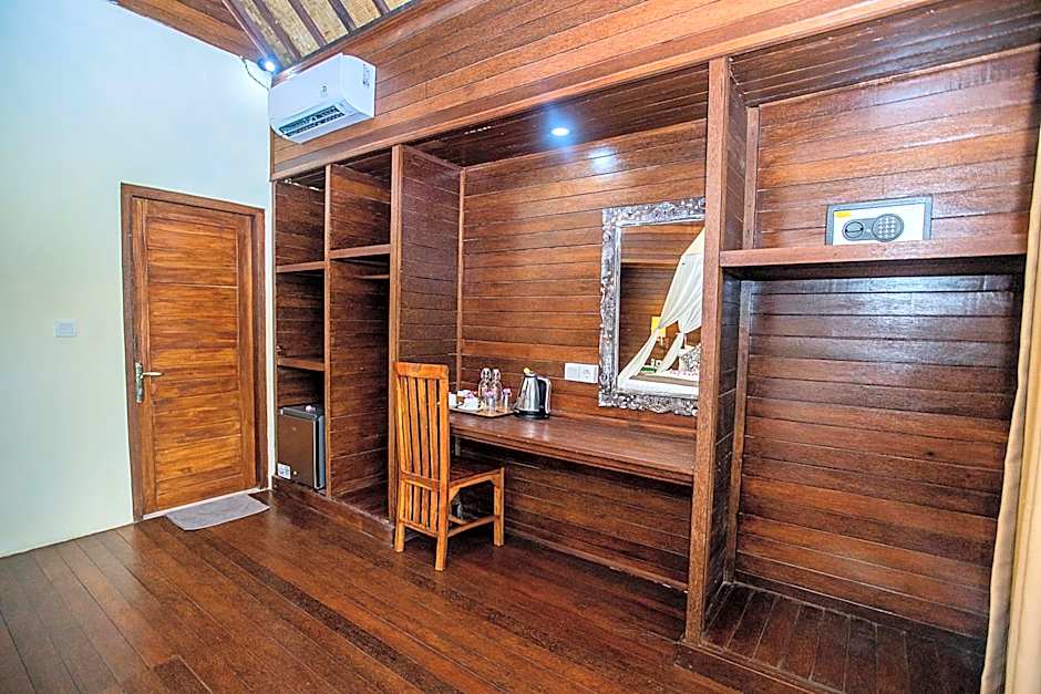 D'Muncuk Huts Lembongan