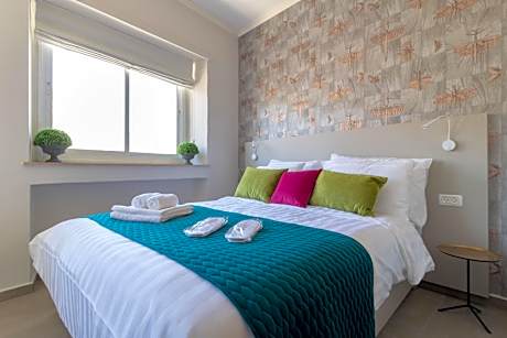 Deluxe Double or Twin Room with City View