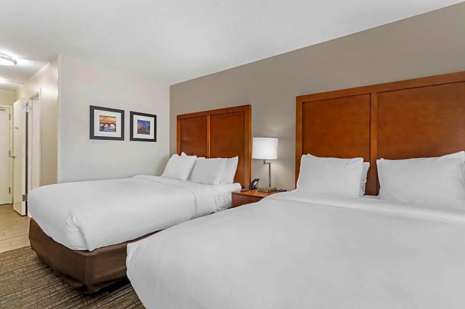 Comfort Inn & Suites