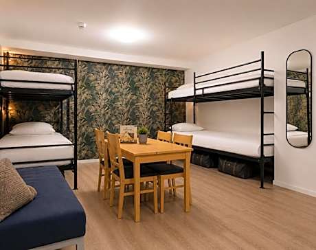 Bed in 4-Bed Mixed Dormitory Room - No Window