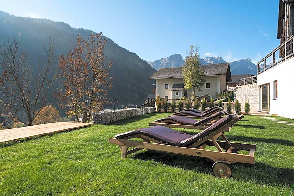 Les Dolomites Mountain Lodges