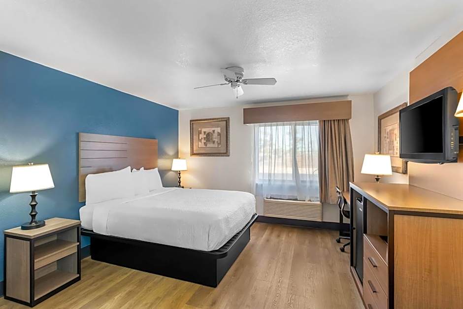 Baymont by Wyndham Arlington At Six Flags Dr