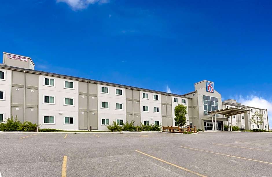 Motel 6-Brandon, MB