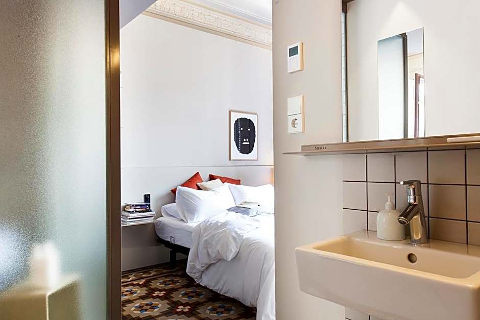 DestinationBCN - Universitat Rooms