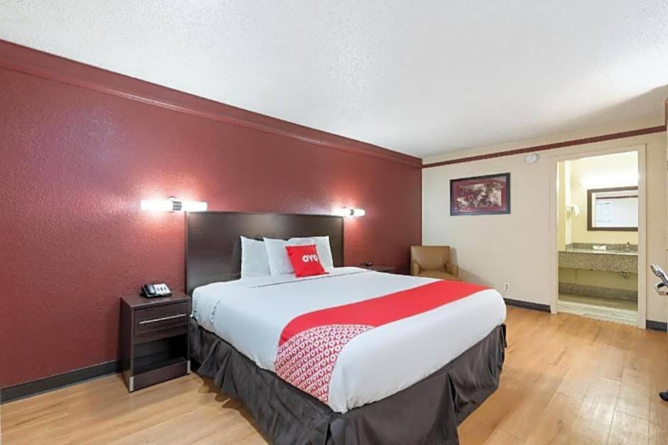 OYO Hotel Tulsa N Sheridan Rd & Airport