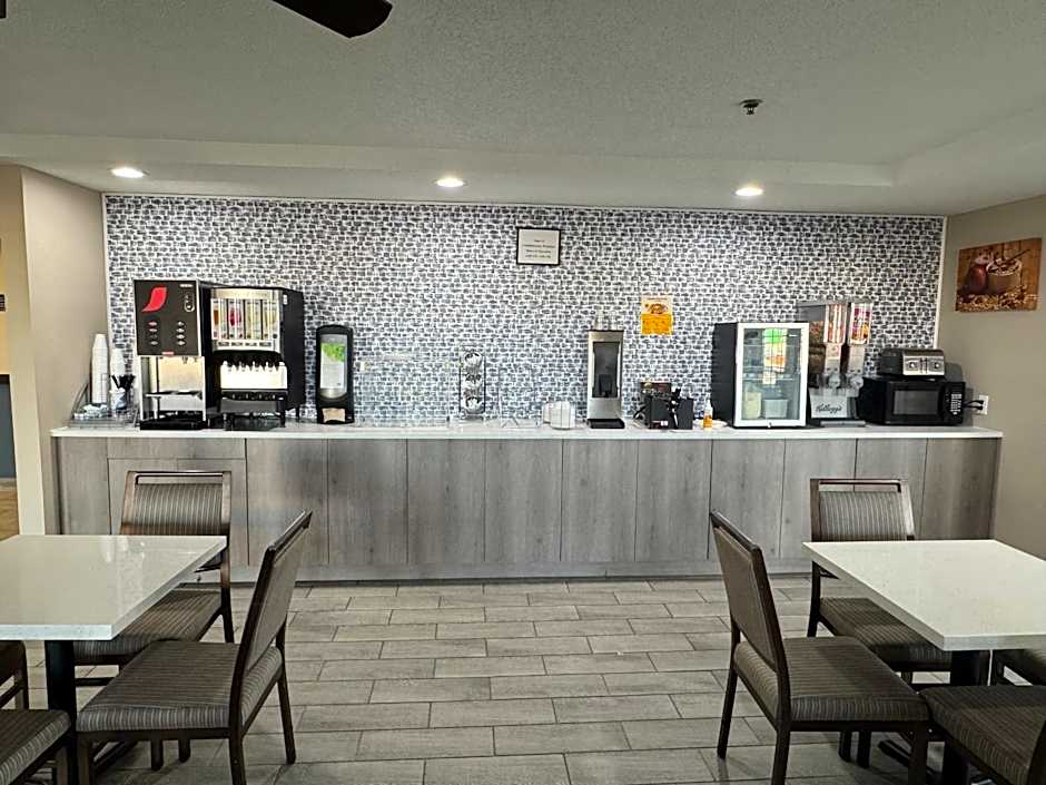 Super 8 by Wyndham Reedsburg