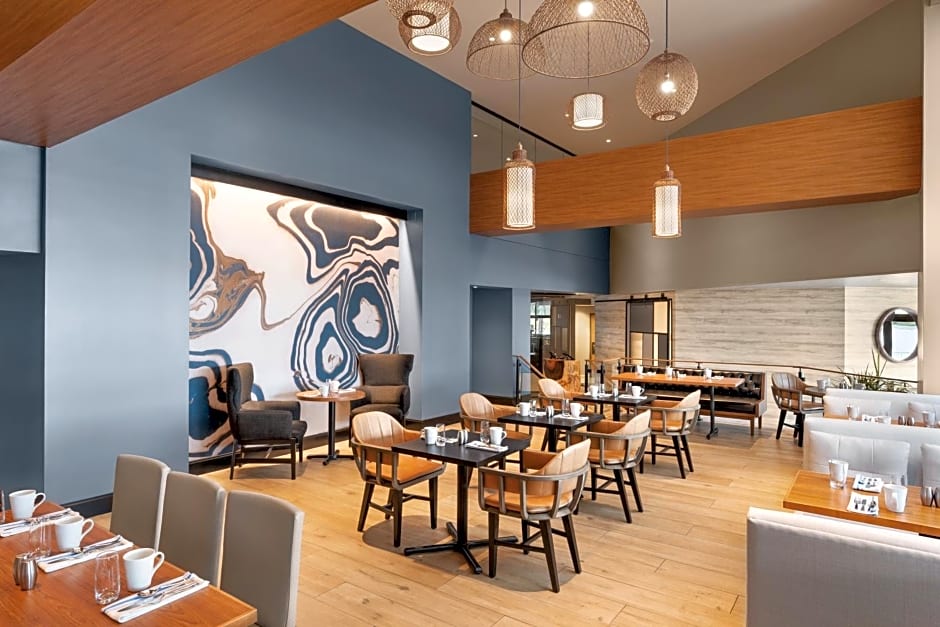 DoubleTree by Hilton Tampa Rocky Point Waterfront