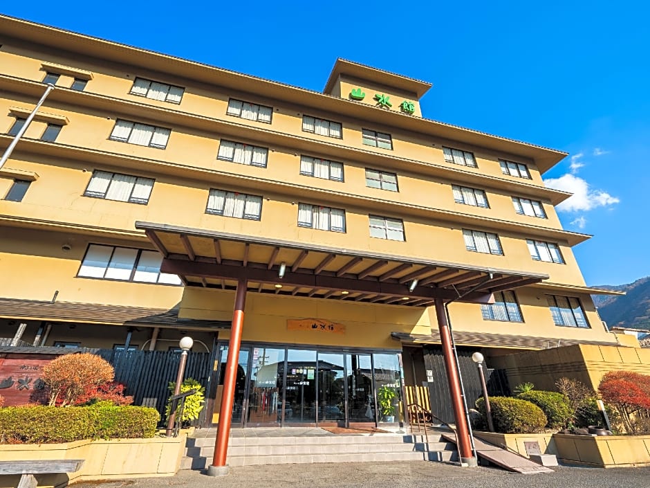 Ryokan Yufuin Sansuikan