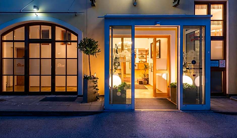 Zur Post Kummersbruck Hotel & Tiny Houses