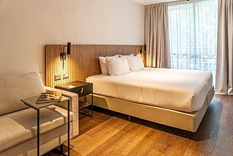 Standard, Guest Room, 1 King, Sofa Bed, City View, Balcony